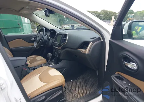 2015 Jeep Cherokee Latitude из США, поврежденный, VIN 1C4PJMCS2FW504782